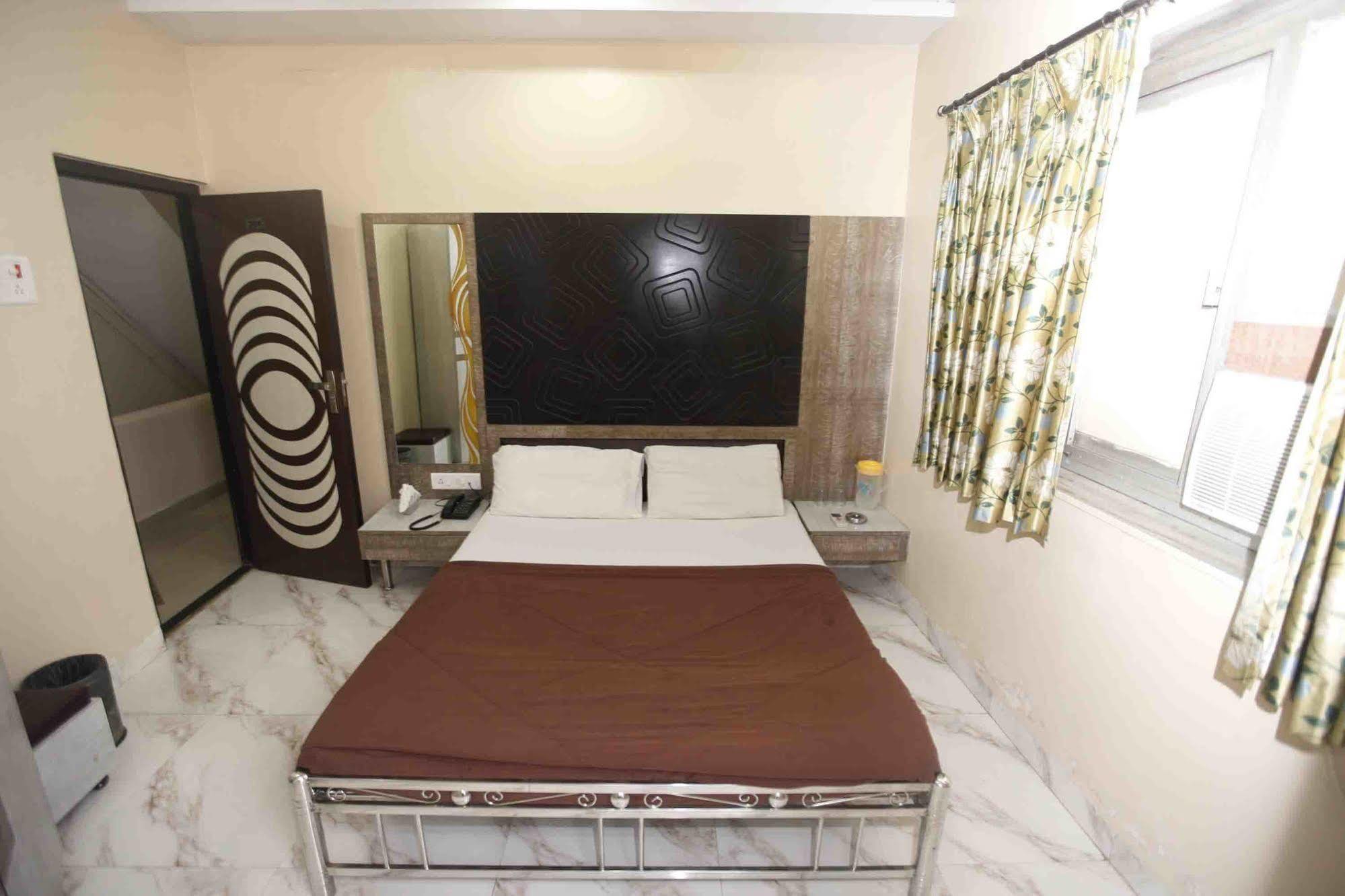 Hotel Al Madina Palace Мумбаї Екстер'єр фото