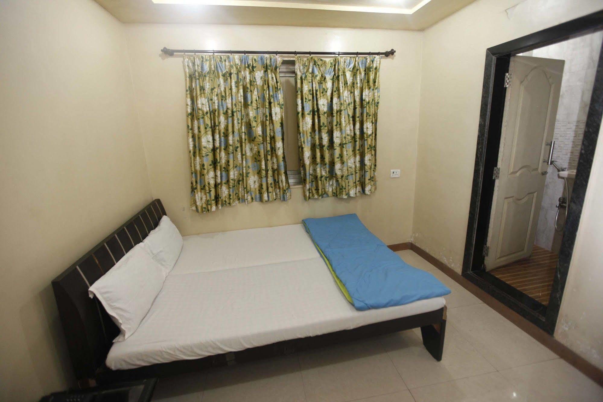 Hotel Al Madina Palace Мумбаї Екстер'єр фото